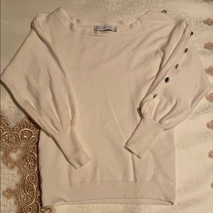 White balloon sleeve sweater
